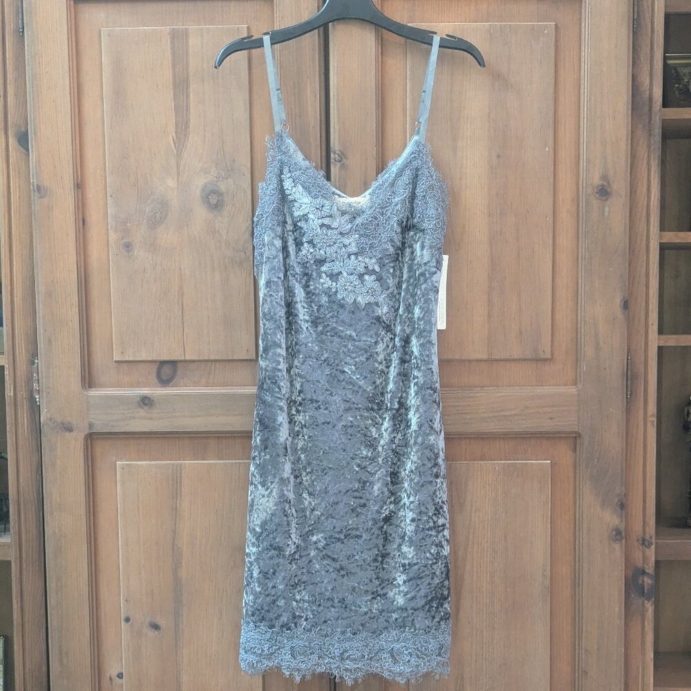 Anthropologie Porridge Tessie Velvet Mini Dress Size Small Lace Trim Silver